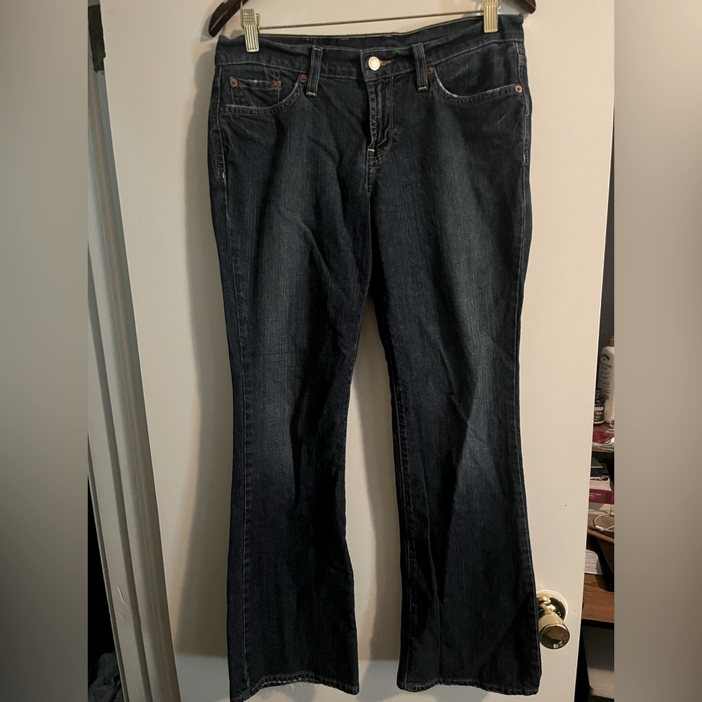 Lucky Brand Dungarees boot cut dark wash jeans. Size 28 Short